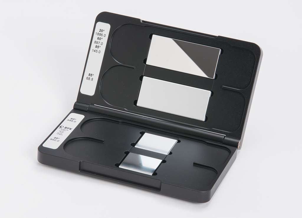 Standards for micro-TRI-gloss