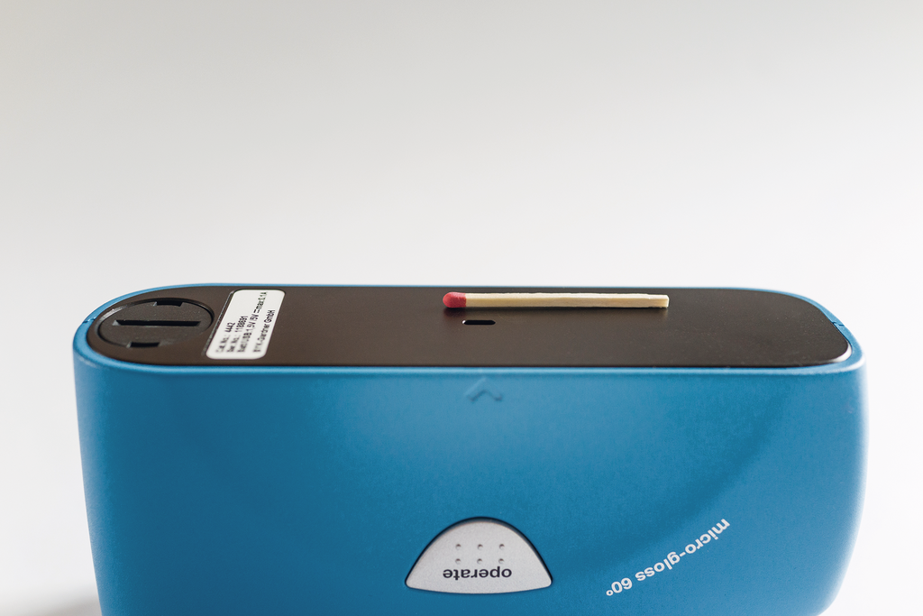 micro-gloss 60° XS gloss meter with small aperture