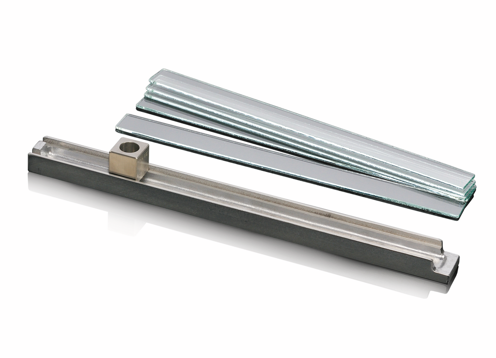 Glass panel holder for drying time applicator from BYK-Gardner