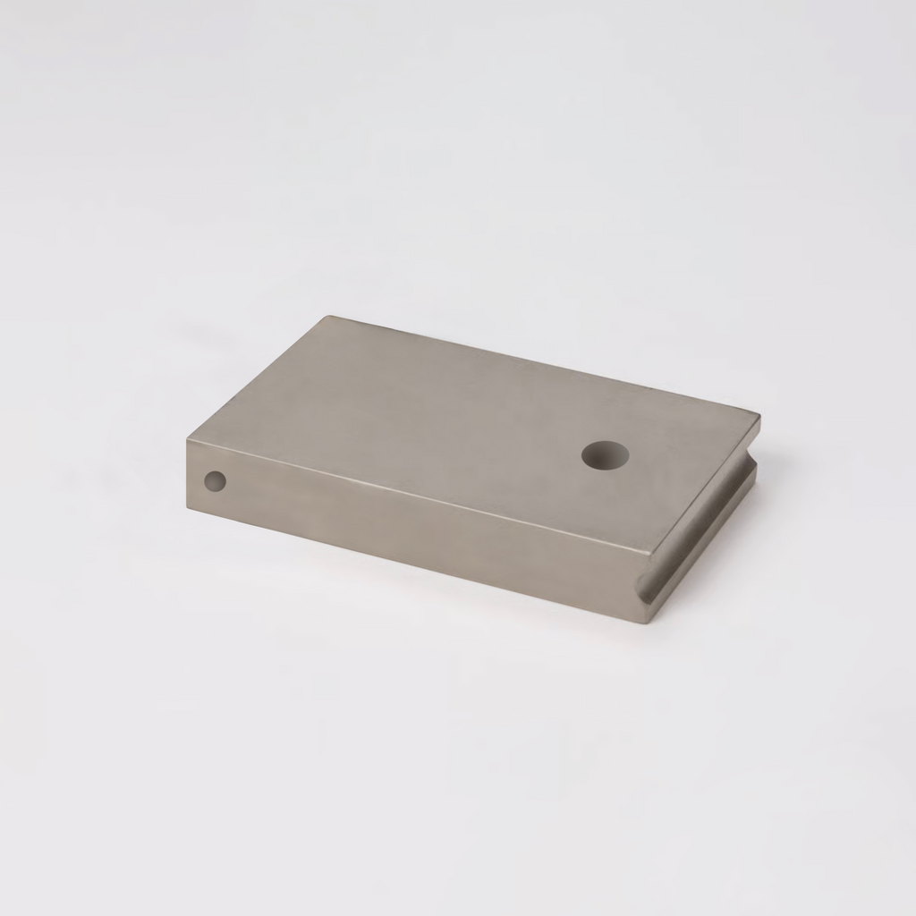 /assets%2FMultimedia%2FBYK_Instruments%2FBYK%20Instruments%20MAM%2F01_Current_Pictures%2F04-Physical-Test%2F12_Impact_Flexibility%2F1125_Hinge_plate.png